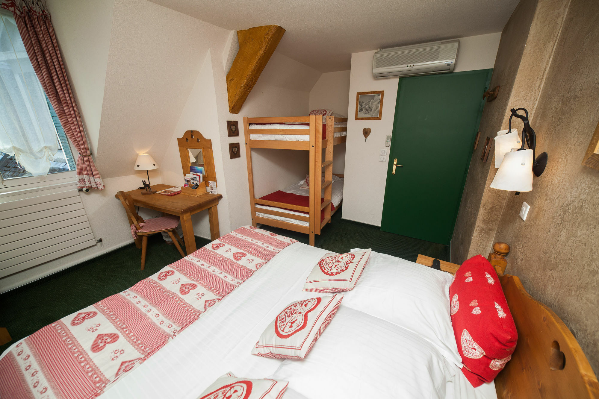 Hotel Des Princes, Chambery Centre Ngoại thất bức ảnh